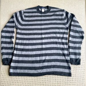 Patagonia lambs wool sweater. Nearly new, size large. Super warm!